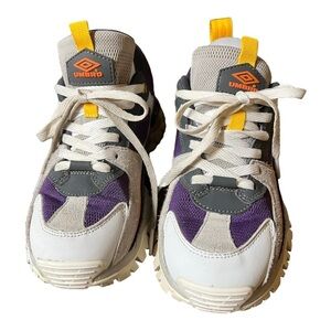 Umbro Bumpy Leather Sneakers Size 6